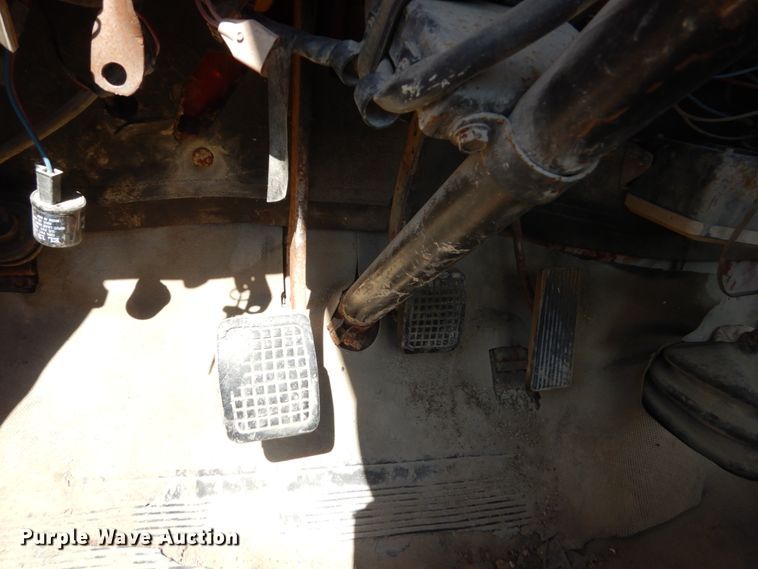 image for item FK9288 1975 Ford F600  flatbed truck