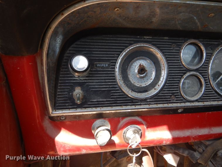 image for item FK9288 1975 Ford F600  flatbed truck