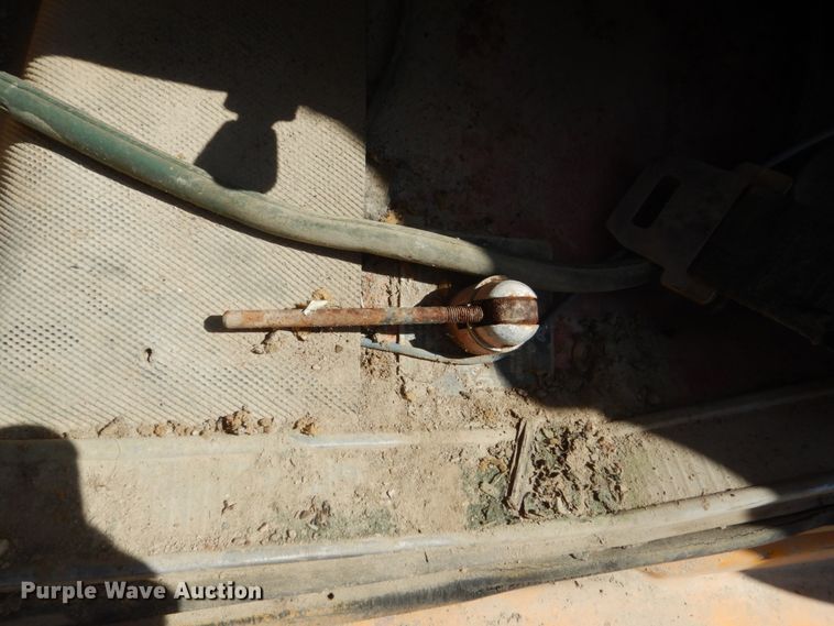 image for item FK9288 1975 Ford F600  flatbed truck