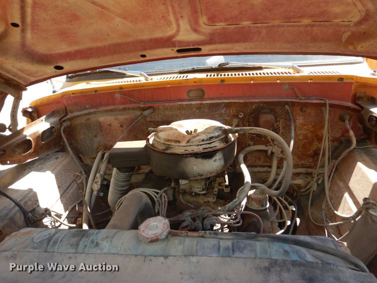 image for item FK9288 1975 Ford F600  flatbed truck