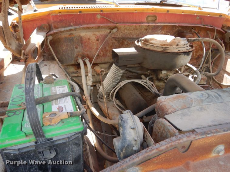 image for item FK9288 1975 Ford F600  flatbed truck