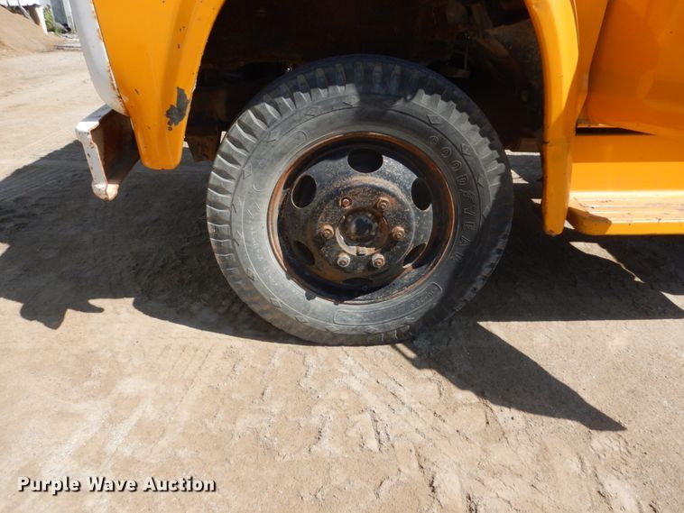 image for item FK9288 1975 Ford F600  flatbed truck