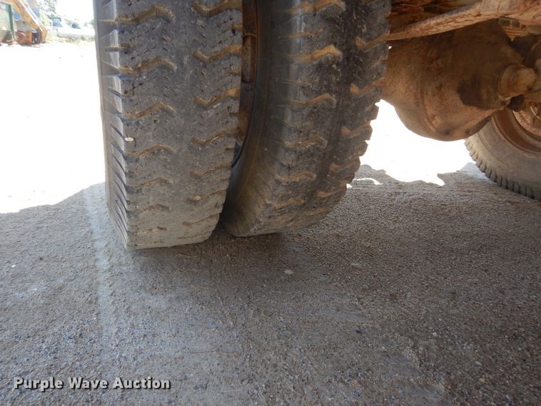 image for item FK9288 1975 Ford F600  flatbed truck