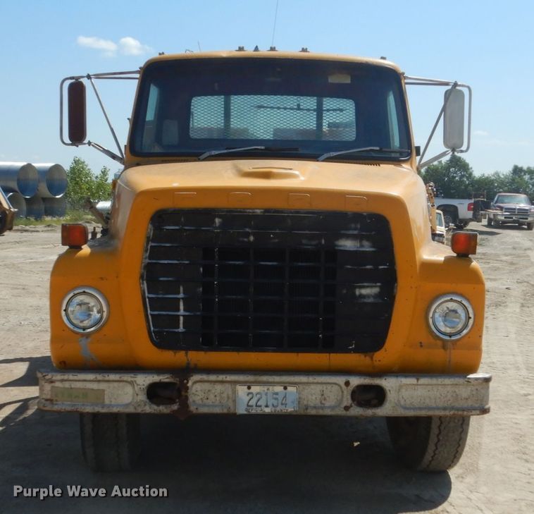 image for item FK9289 1980 Ford 700  flatbed truck