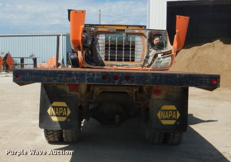 image for item FK9289 1980 Ford 700  flatbed truck