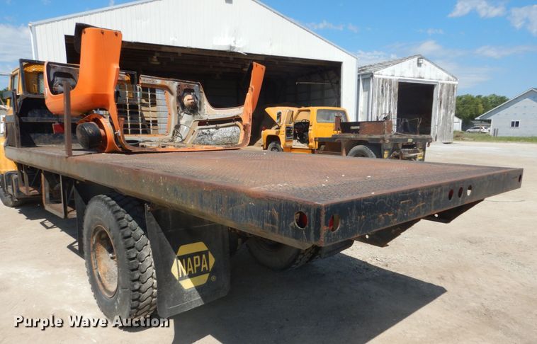 image for item FK9289 1980 Ford 700  flatbed truck