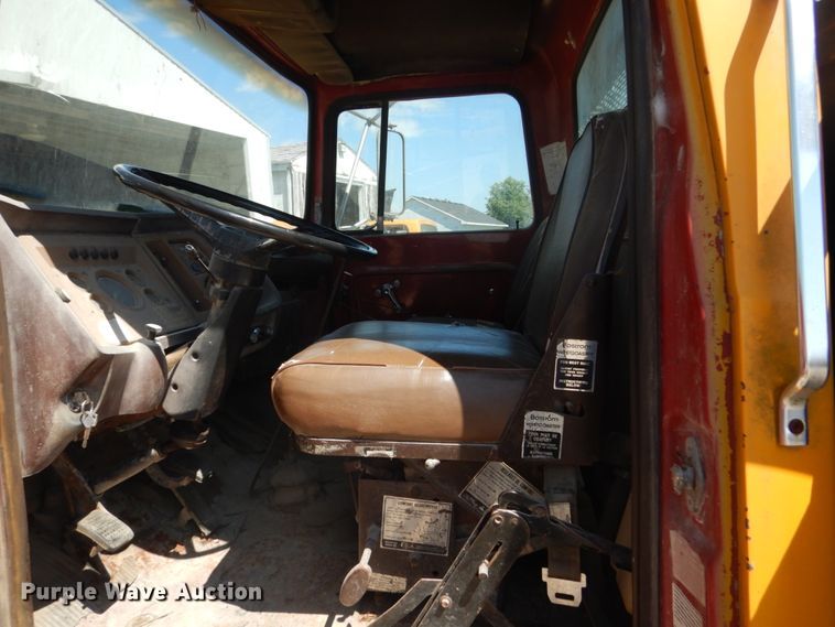 image for item FK9289 1980 Ford 700  flatbed truck