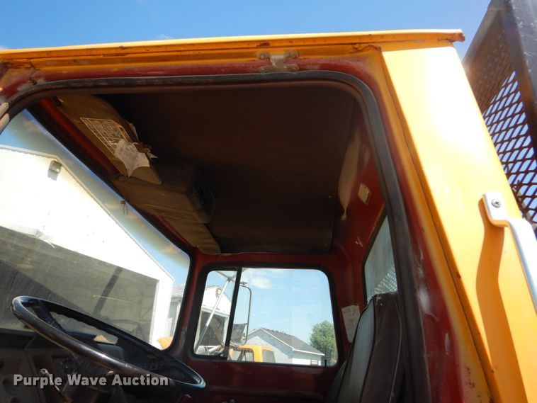 image for item FK9289 1980 Ford 700  flatbed truck