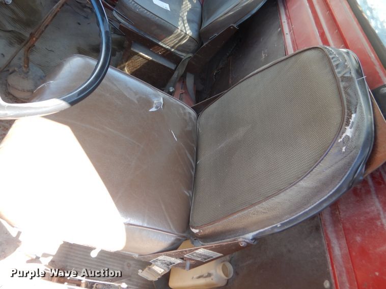 image for item FK9289 1980 Ford 700  flatbed truck