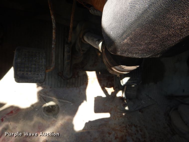 image for item FK9289 1980 Ford 700  flatbed truck