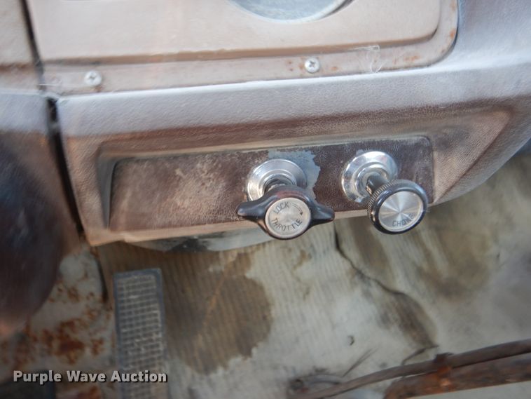 image for item FK9289 1980 Ford 700  flatbed truck