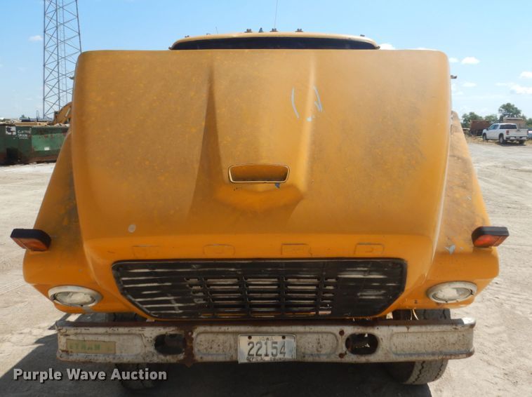 image for item FK9289 1980 Ford 700  flatbed truck