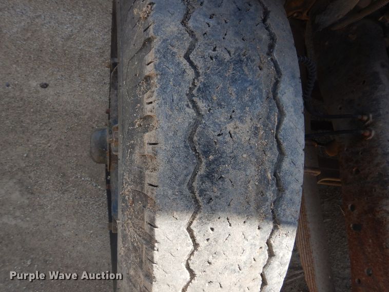 image for item FK9289 1980 Ford 700  flatbed truck