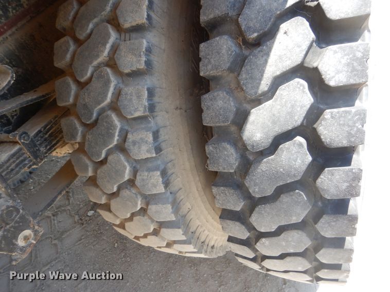 image for item FK9289 1980 Ford 700  flatbed truck