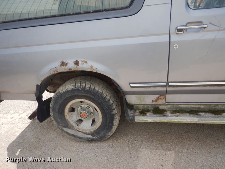 image for item FK9292 1994 Ford Bronco  SUV