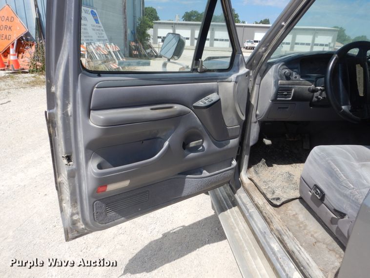 image for item FK9292 1994 Ford Bronco  SUV