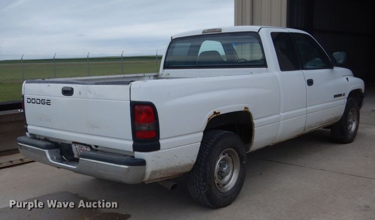 image for item FK9333 1999 Dodge Ram 1500  Club Cab pickup truck