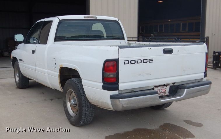 image for item FK9333 1999 Dodge Ram 1500  Club Cab pickup truck
