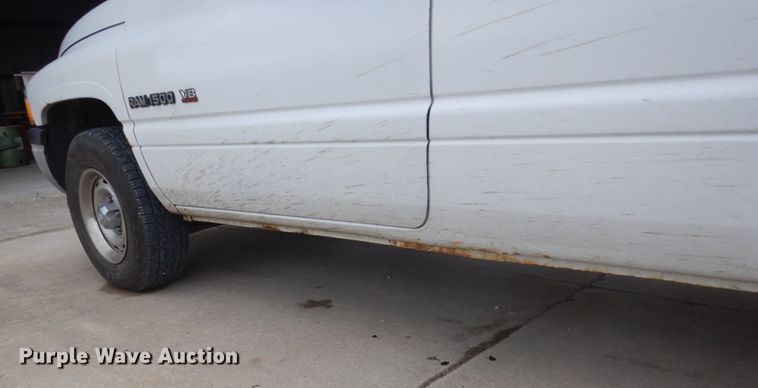 image for item FK9333 1999 Dodge Ram 1500  Club Cab pickup truck