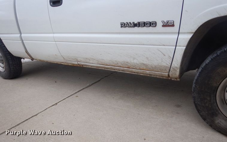 image for item FK9333 1999 Dodge Ram 1500  Club Cab pickup truck