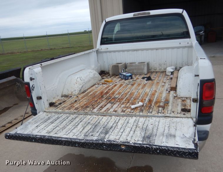 image for item FK9333 1999 Dodge Ram 1500  Club Cab pickup truck