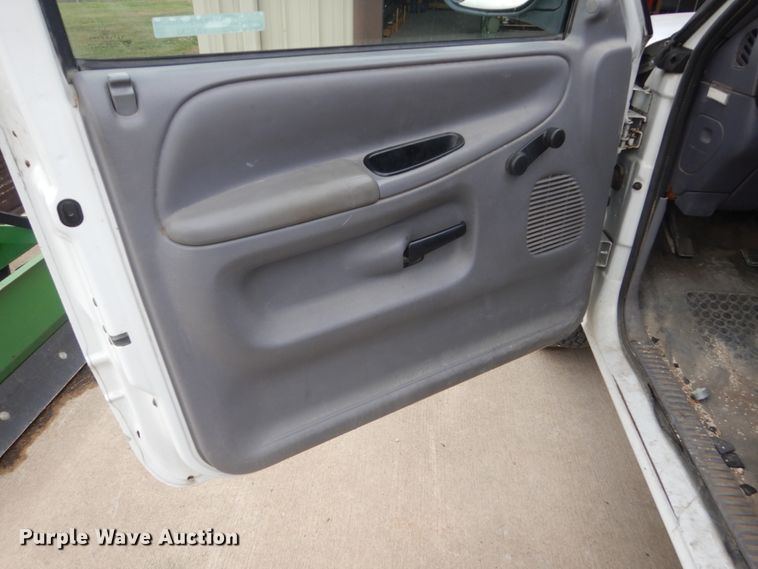 image for item FK9333 1999 Dodge Ram 1500  Club Cab pickup truck