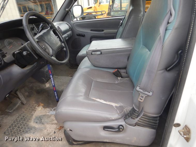 image for item FK9333 1999 Dodge Ram 1500  Club Cab pickup truck