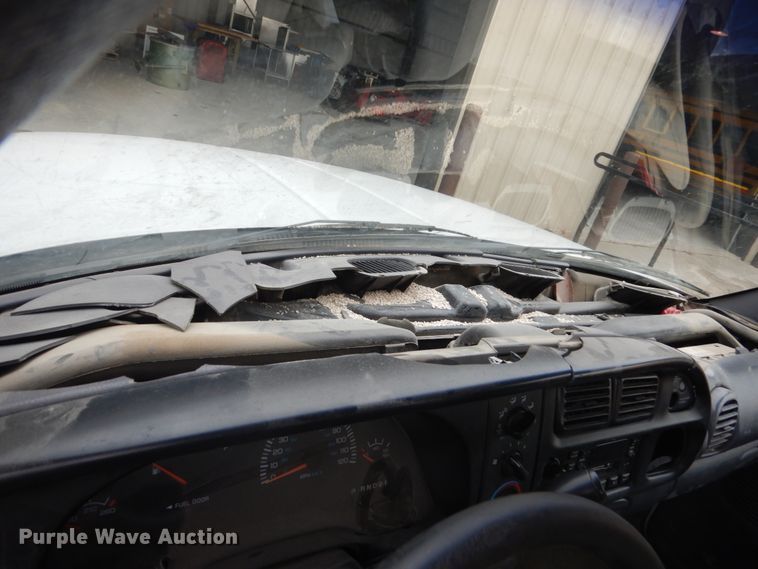 image for item FK9333 1999 Dodge Ram 1500  Club Cab pickup truck