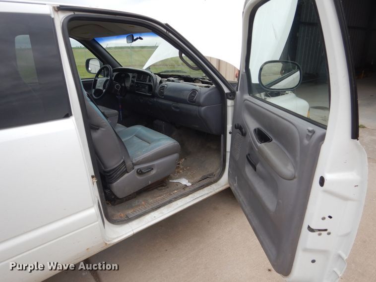 image for item FK9333 1999 Dodge Ram 1500  Club Cab pickup truck