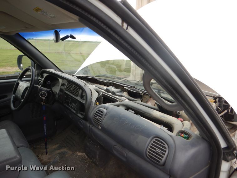 image for item FK9333 1999 Dodge Ram 1500  Club Cab pickup truck