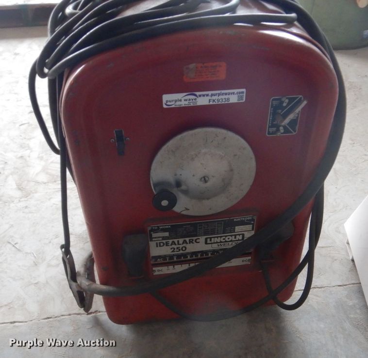 image for item FK9338 Lincoln Idealarc 250-250 welder