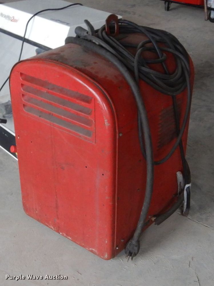 image for item FK9338 Lincoln Idealarc 250-250 welder