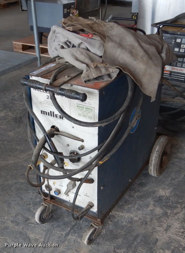 image for item FK9370 Miller 200 DC/wire welder