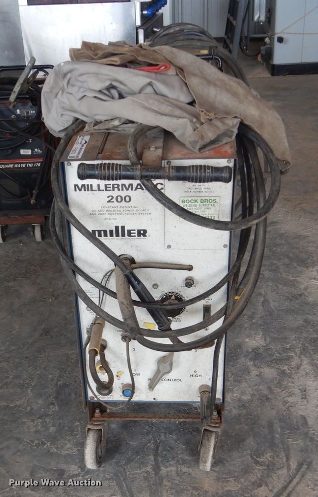 image for item FK9370 Miller 200 DC/wire welder