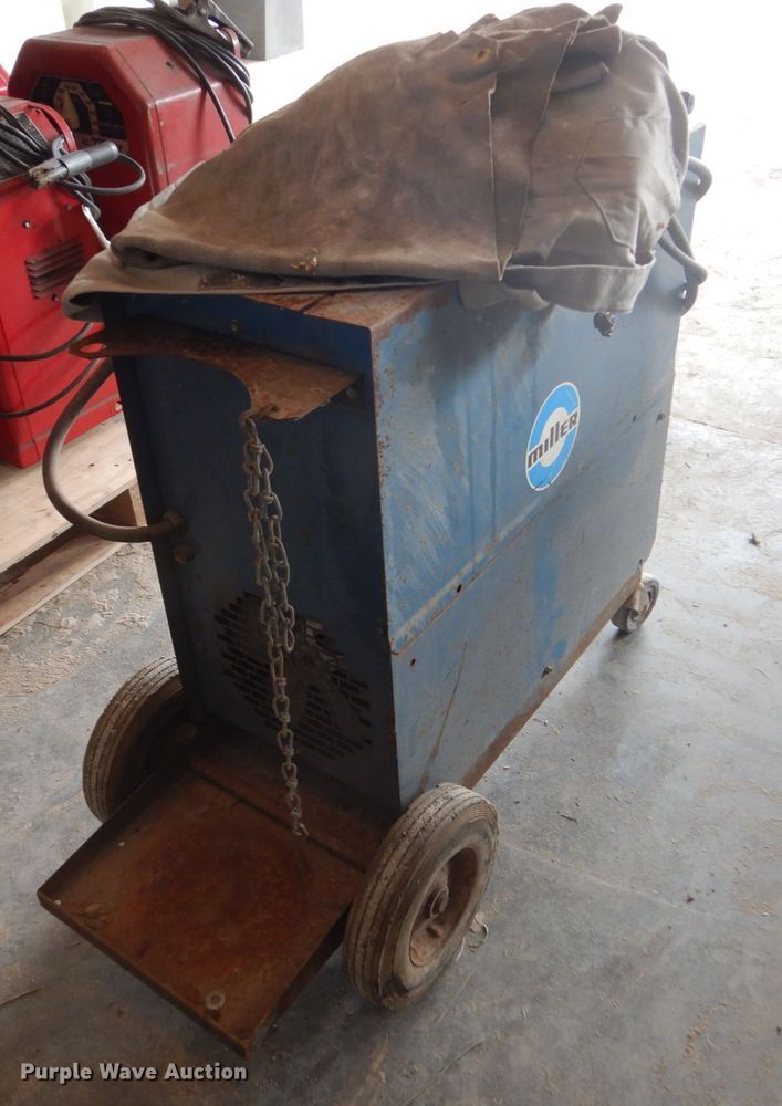 image for item FK9370 Miller 200 DC/wire welder