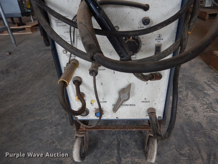 image for item FK9370 Miller 200 DC/wire welder