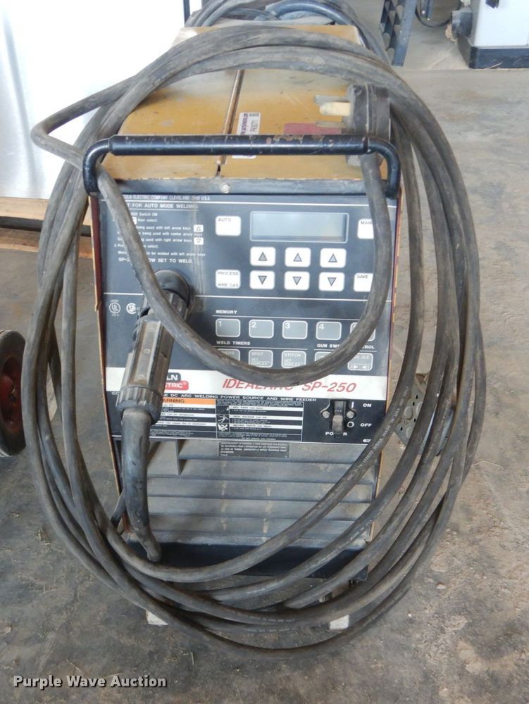 image for item FK9371 Lincoln Idealarc SP-250 wire welder