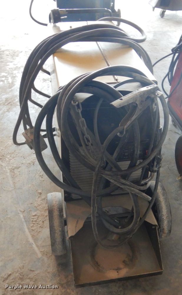 image for item FK9371 Lincoln Idealarc SP-250 wire welder