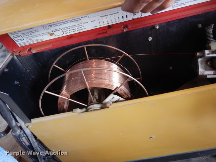 image for item FK9371 Lincoln Idealarc SP-250 wire welder