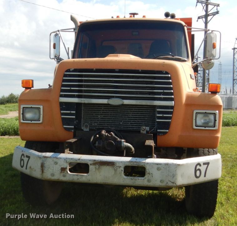 image for item FK9390 1995 Ford L8000  dump truck
