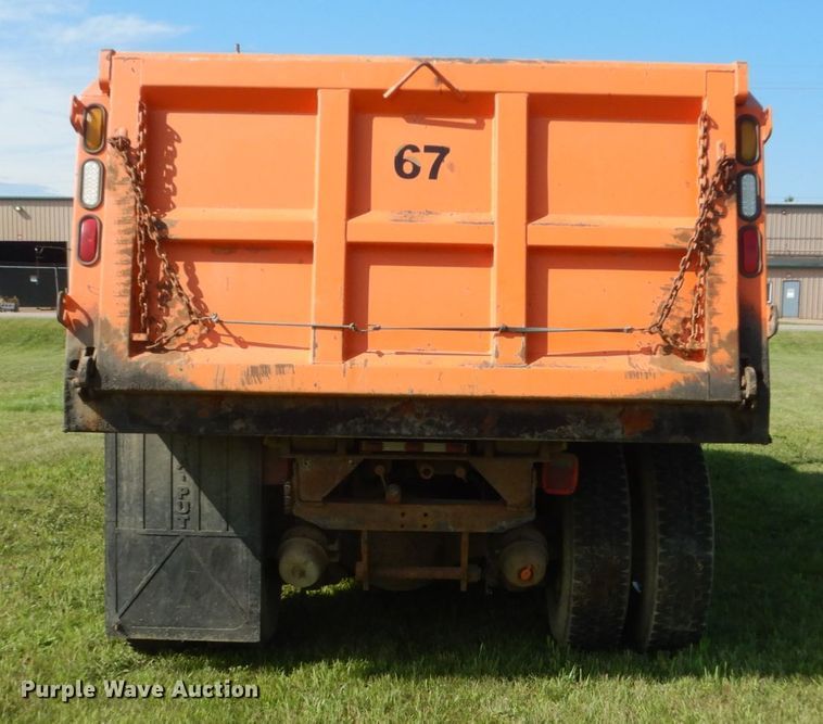 image for item FK9390 1995 Ford L8000  dump truck