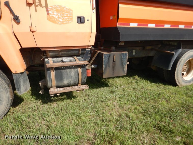 image for item FK9390 1995 Ford L8000  dump truck