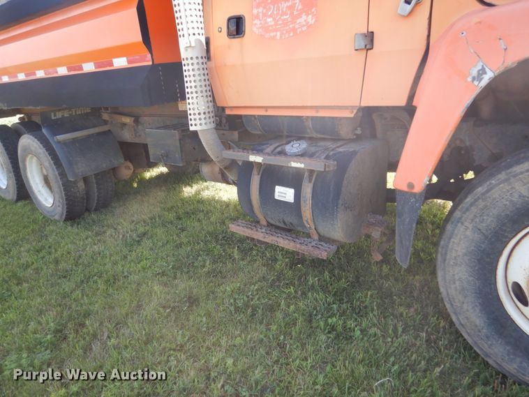 image for item FK9390 1995 Ford L8000  dump truck