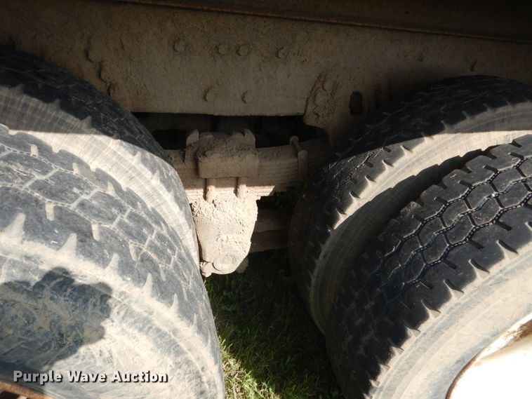 image for item FK9390 1995 Ford L8000  dump truck