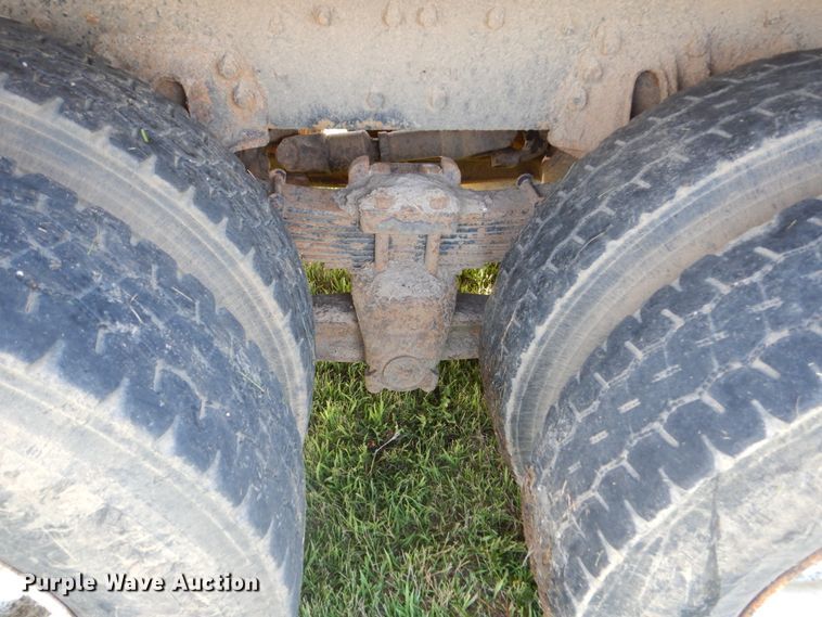 image for item FK9390 1995 Ford L8000  dump truck