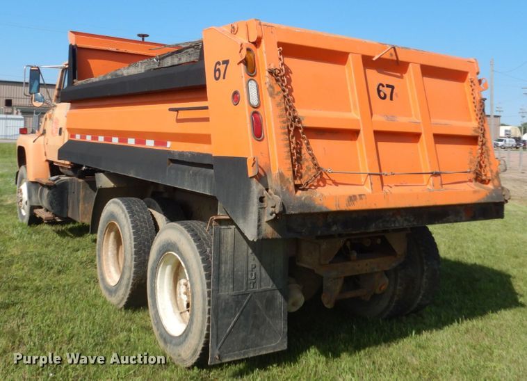 image for item FK9390 1995 Ford L8000  dump truck