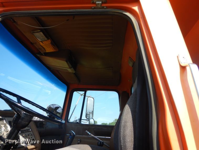 image for item FK9390 1995 Ford L8000  dump truck