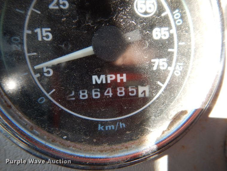 image for item FK9390 1995 Ford L8000  dump truck