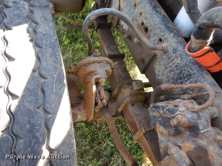 image for item FK9390 1995 Ford L8000  dump truck