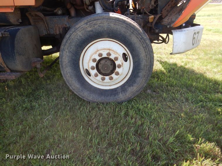 image for item FK9390 1995 Ford L8000  dump truck